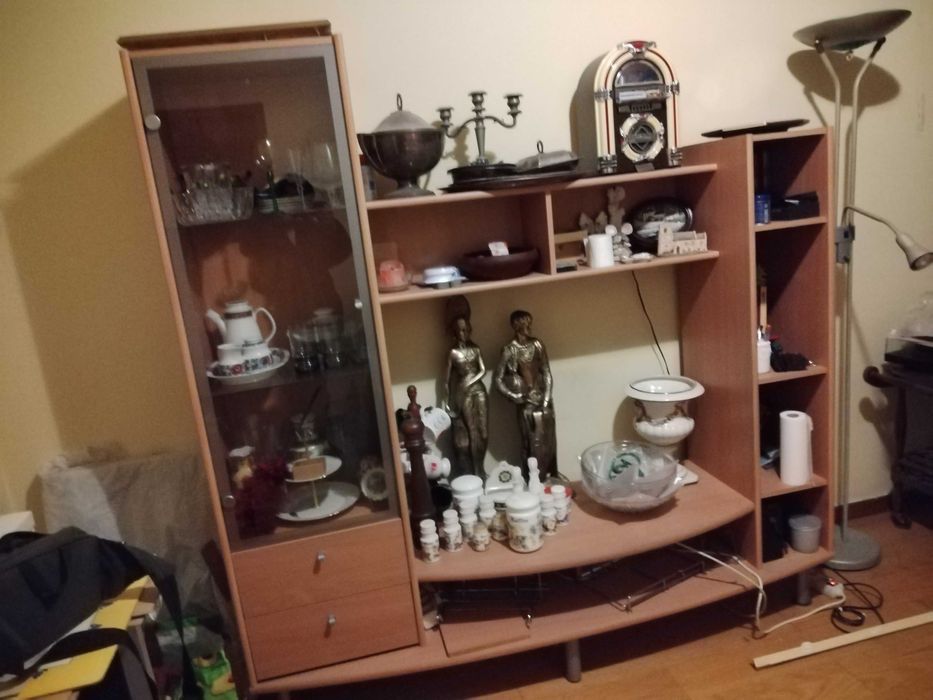 Móvel de sala TV e vitrine