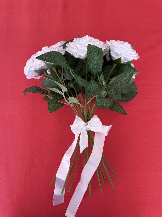 Букет троянд з атласної стрічки