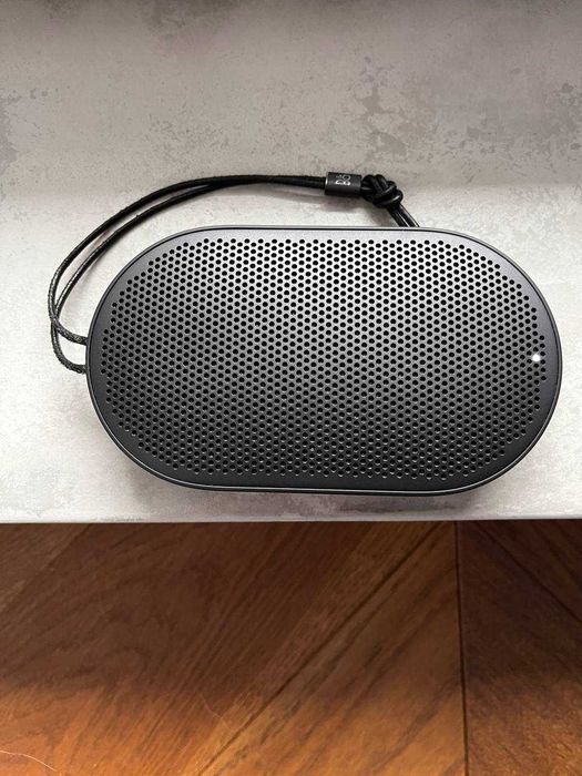 Портативна акустична система BANG & OLUFSEN Beoplay P2 Чорний