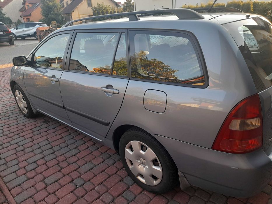 TOYOTA COROLLA 1,6 benzyna 2002