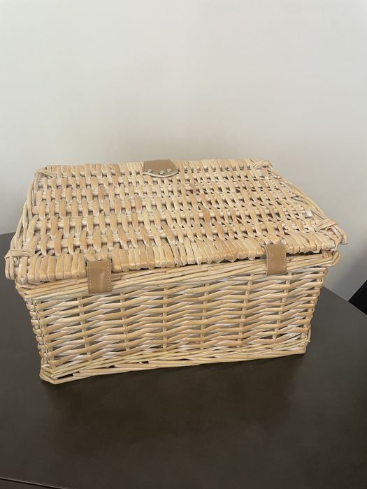 Nowy kosz piknikowy z wyposazeniem