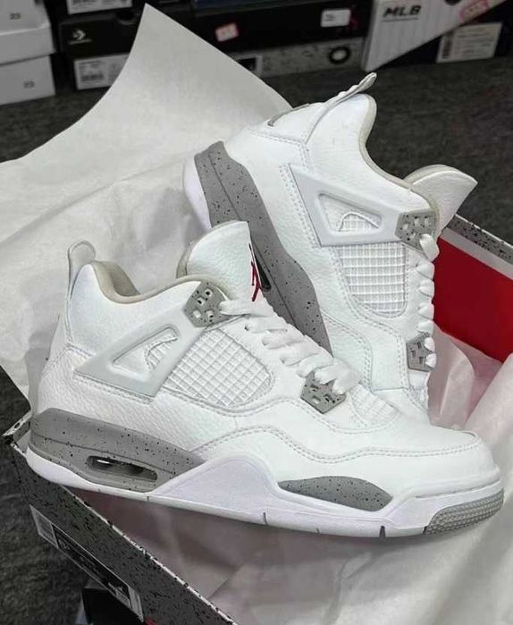 Jordan Air Jordan 4 Retro White Thunder.42