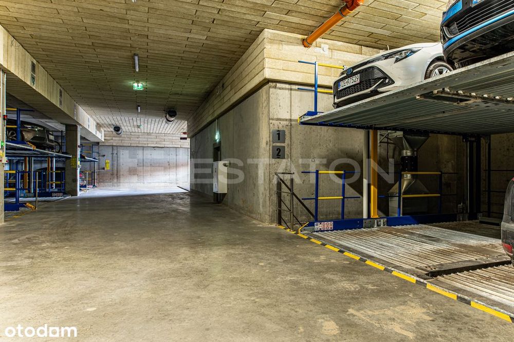 Dwa miejsca w hali + ogródek 60m2