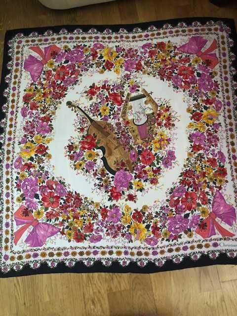 Lenço 100% seda natural Christian Dior desenho floral com violino