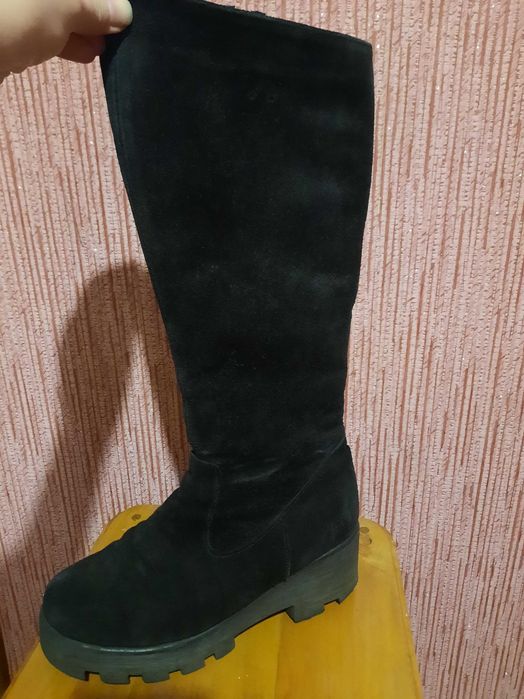 Жіноче зимове взуття