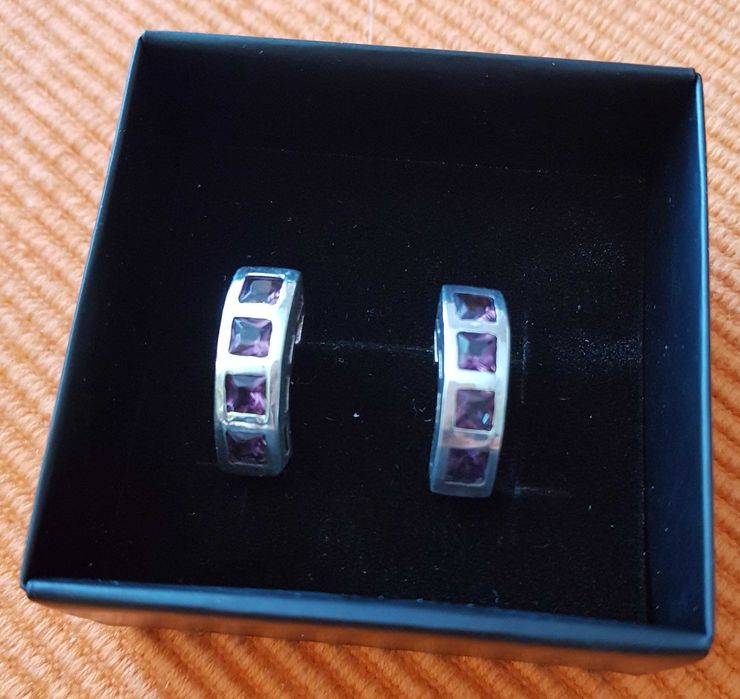 Kolczyki srebrne,  srebro rodowane, cyrkonie LILA,  półksięzyce