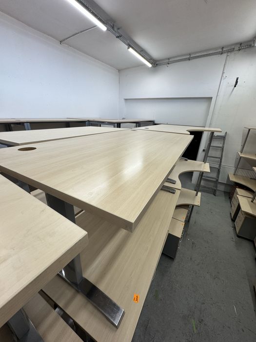 Biurka ,prostokatne 140/80, uzywane,poleasingowe