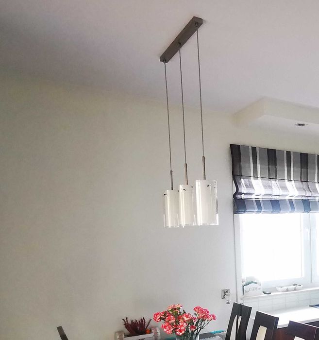 Lampa wisząca z trzema kloszami