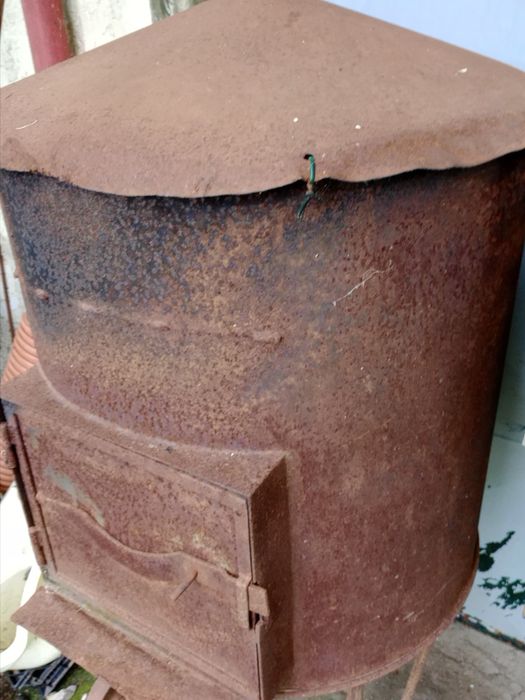 Forno a lenha com rodas
