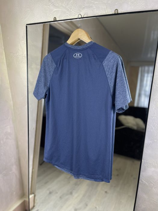 Технологічна спортивна футболка Under Armour MK1: максимум енергії