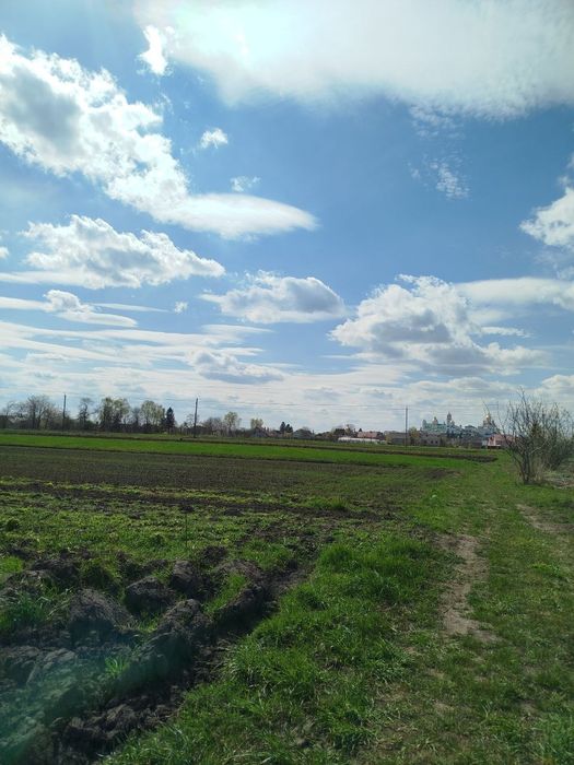 Земельна ділянка можлива під забудову (8сотих)