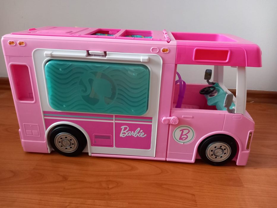 Kamper Barbie z wyposażeniem