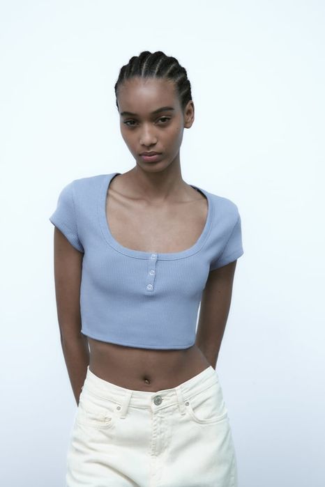 Топи, футболки Zara.