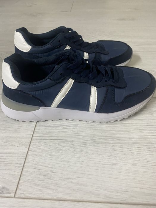 Кросовки Watsons Німеччина