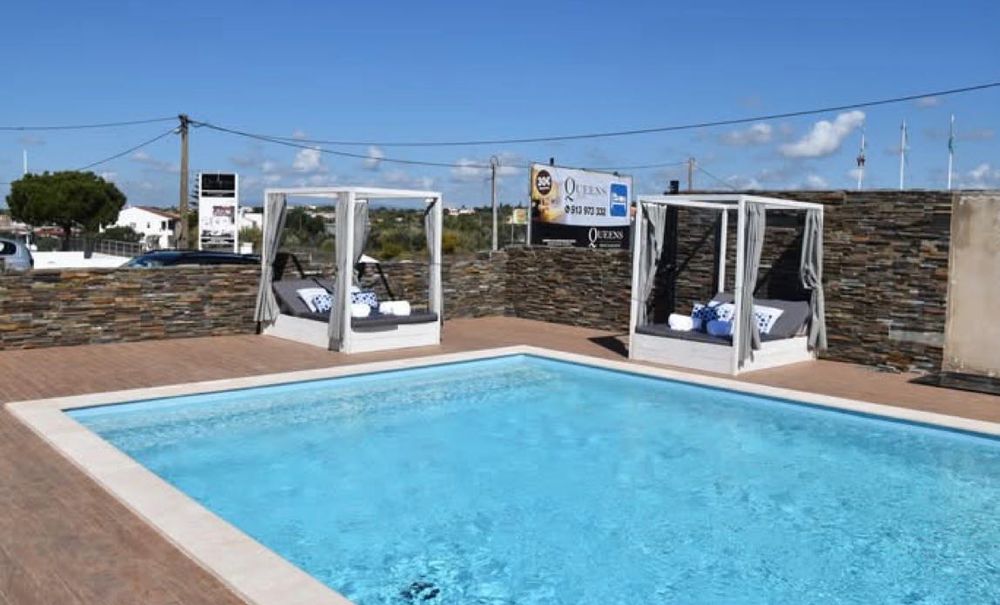 Aluga-se apartamento T1 na Guia, em excelente localização, junto ao Algarve Shopping.