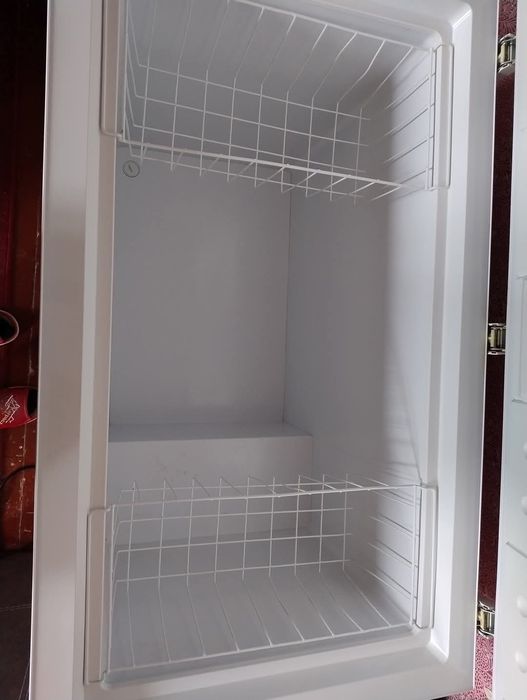 Продам морозильну камеру Elenberg на 300л.