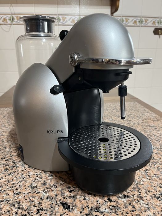 Nespresso Krups XN4050 – ótimo estado com 4 cápsulas incluídas