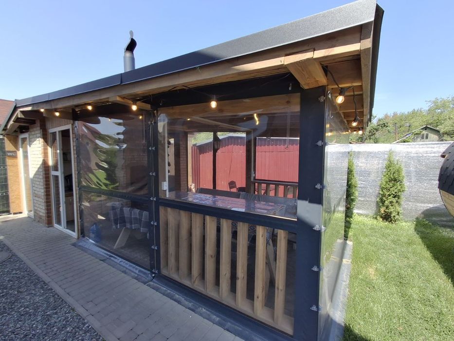 Затишний будинок з банею, терасою та бесідкою з каміном