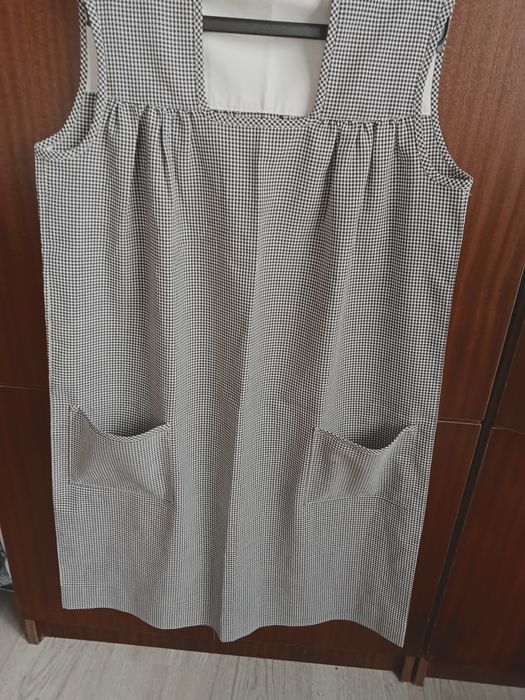 Linda bata aos quadros fechada