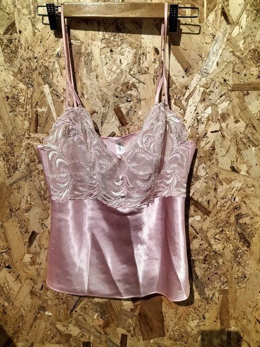 pijama de cetim em rosa bebe