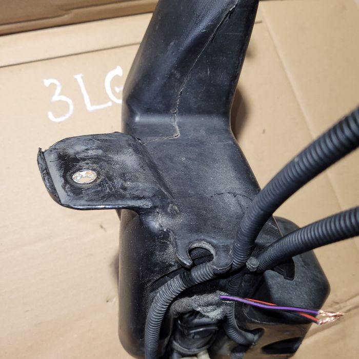 Zbiorniczek płynu spryskiwaczy opel astra III H 2005r