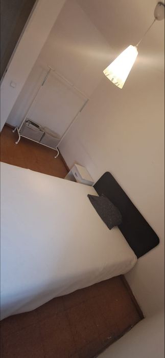 Quarto disponível Amoras