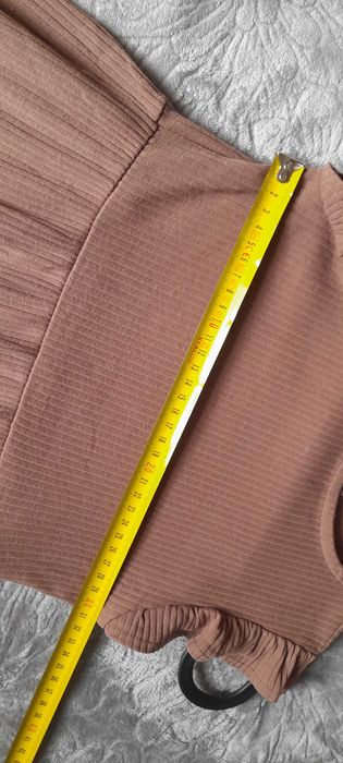 Czekoladowa sukienka dziewczęca H&M r. 122/128