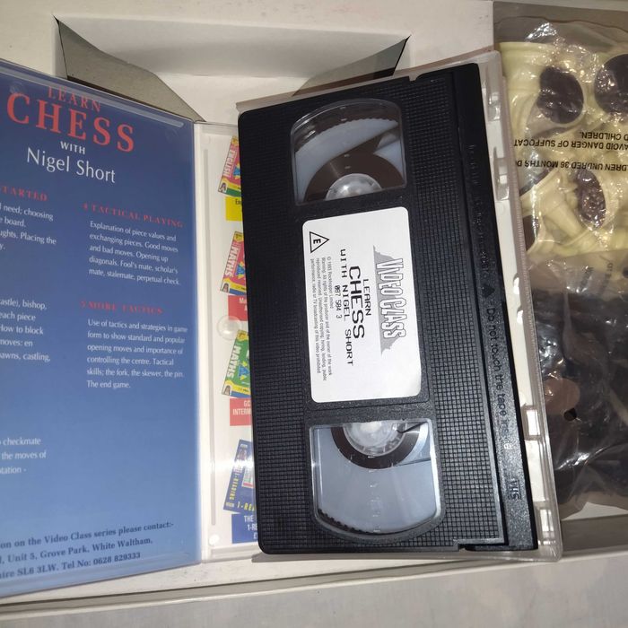Подарунковий набір - Шахи від Найджела Шорта