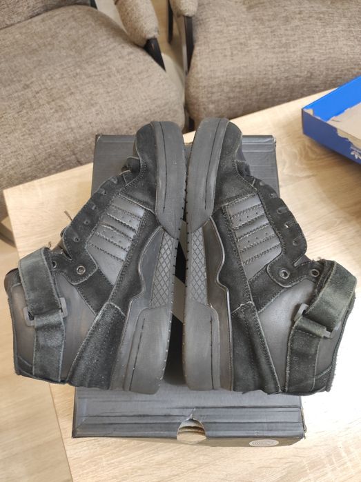 Кроссовки Adidas оригинал 40 размер. Мужские кожаные высокие