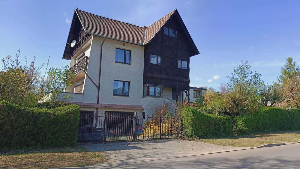 Dom wolnostojący z widokiem na góry Sowie