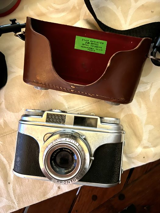 Câmera Agfa com lente “Isconar 2.8/45 Prontor-SVS”