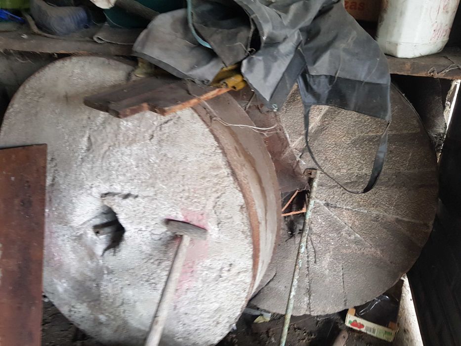 PEDRAS DE MOAGEM (OPUTUNIDADE)