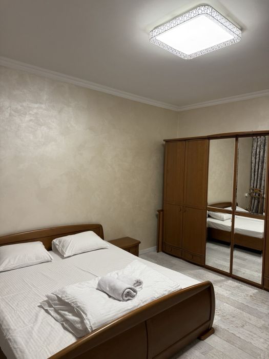 Подобова оренда квартири, центр, парковка, з виглядом на парк