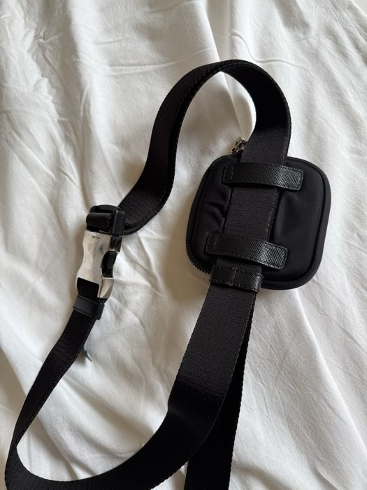 Cinto prada com bolsa removivel