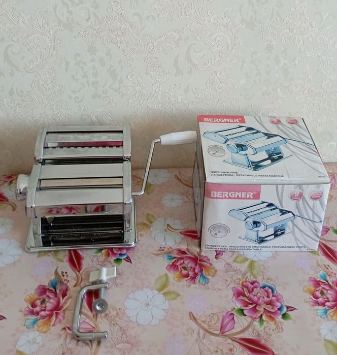 Лапшорізка тісторозкатувальна