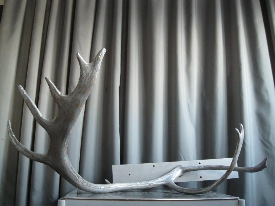 Олений рог дизайнерская обработка рога оленьи декор арт-объект