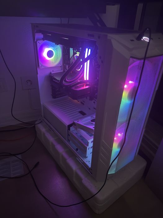 PC Gamer i5-13500 | RTX 4070 SUPER 12GB | 32GB DDR5 | SSD NVMe 1TB | Windows 11 Pro