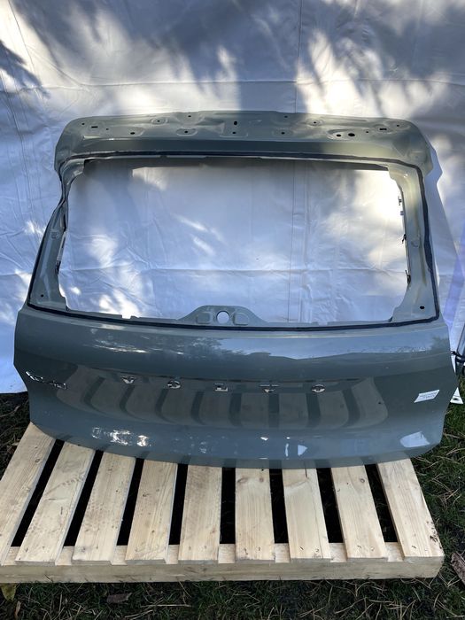 Volvo xc40 Recharge klapa bagażnika z instalacją