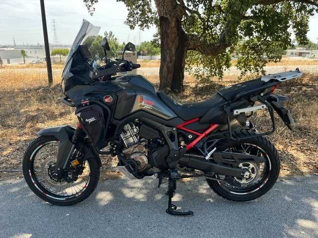 Oportunidade única, Africa Twin 1100 ABS DCT de 2022 totalmente equipada.