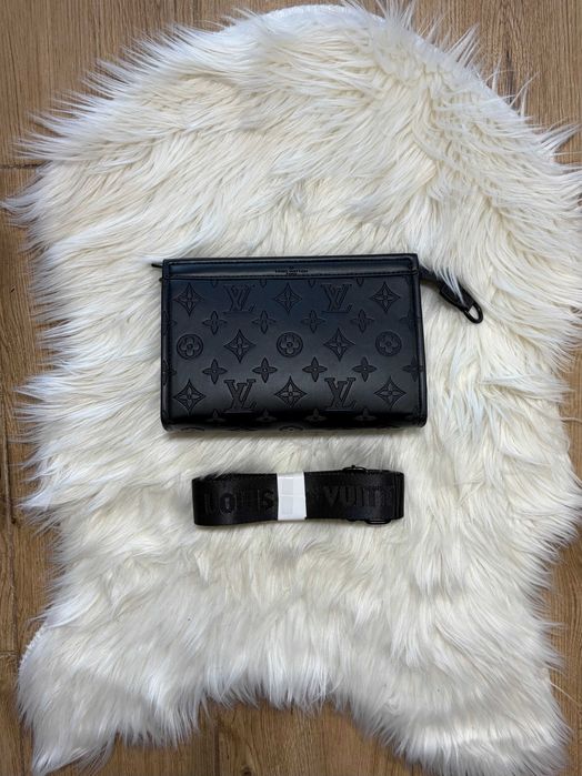 Сумка Louis Vuitton через плече | Бананка LV | Стильна барсетка Луї Віттон