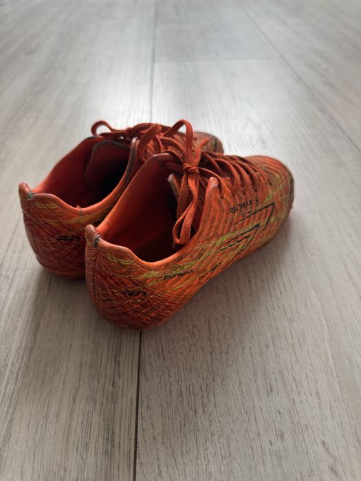 Футбольні бутси для хлопчика