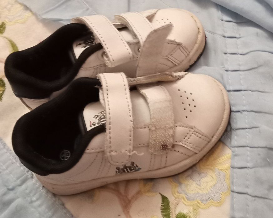 Продам детскую обувь на 1.5 - 2 годика