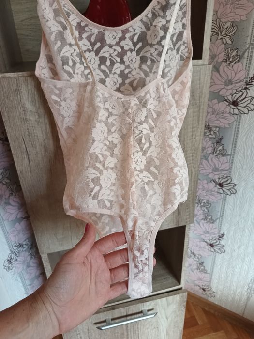 Body damskie modelujące koronka
