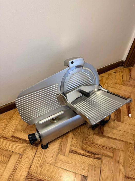 Fiambreira Profissional Italiana 300-SL (Disco 300m) Comercial MILANO