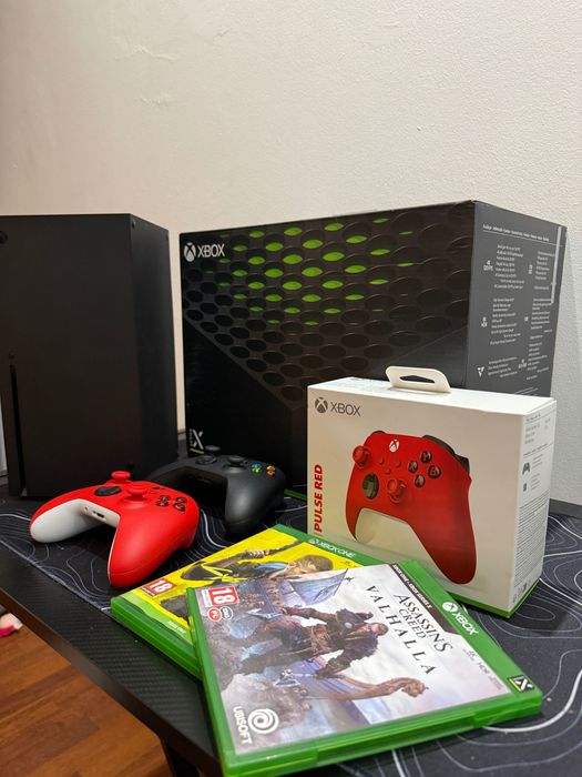 Xbox Series X 1TB + 2 pady + 2 gry