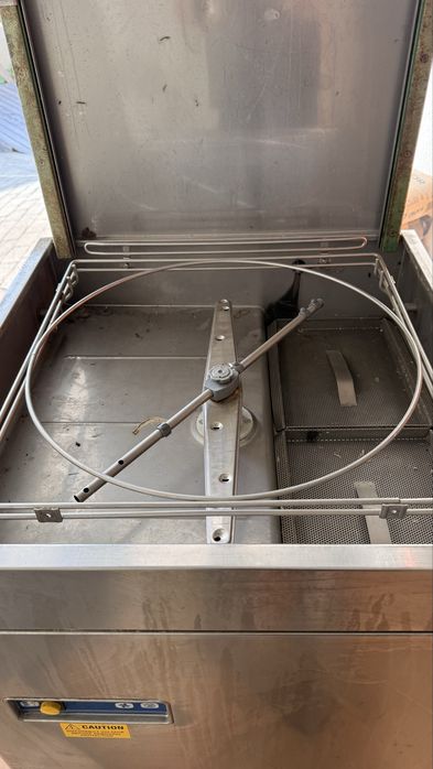 Maquina lavar louça Silanos industrial !! Nao sei se funciona!
