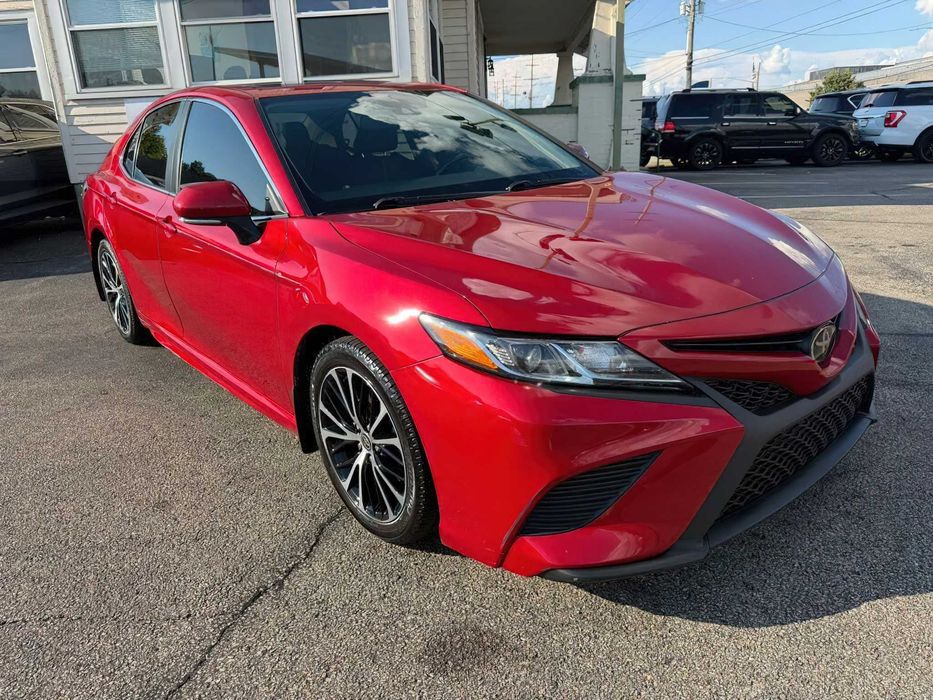 Toyota Camry      2020