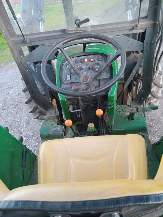 John deere 2140 90 cavalos com carregador