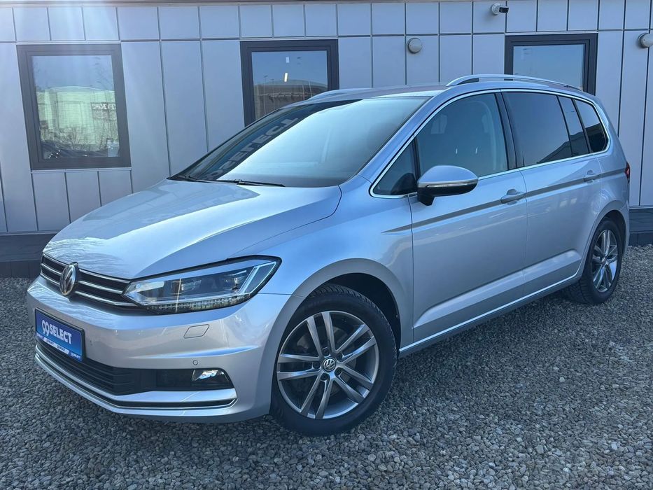 Volkswagen Touran Highline / DSG / Adaptacyjny tempomat / Kamera / Hak / FV23%