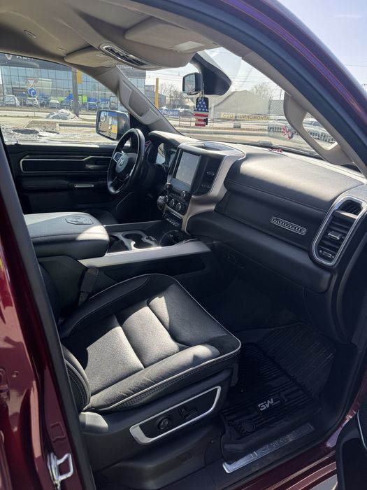 Dodge ram 1500 2020 рік